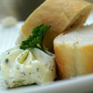 Stokbrood / minibroodjes / kruidenboter