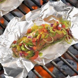 Zalmfilet in aluminiumfolie
