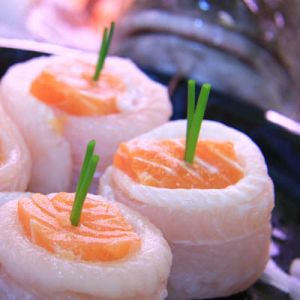 Tongrolletjes zalm nantuasaus à 150 g